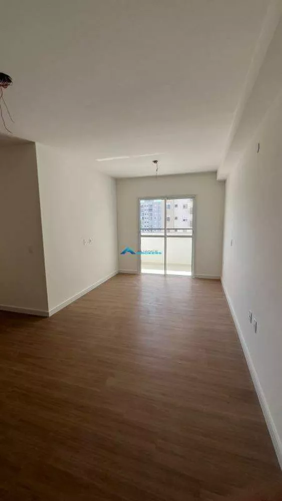 Apartamento à venda com 3 quartos, 78m² - Foto 1