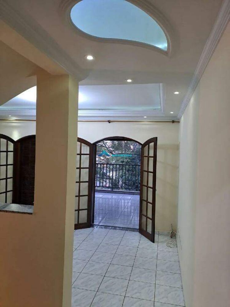 Casa à venda com 2 quartos, 145m² - Foto 1