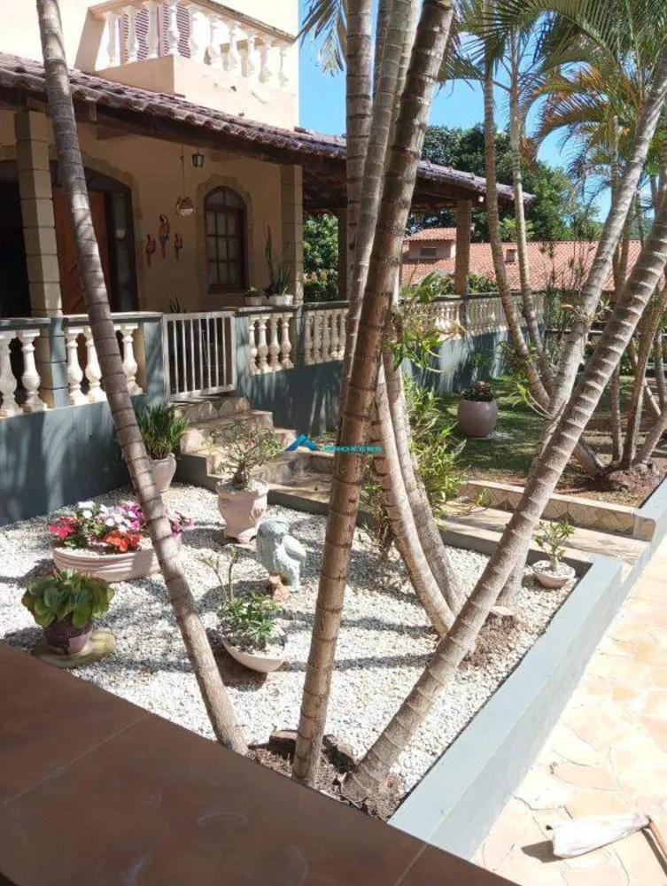 Chácara, 4 quartos, 1591 m² - Foto 1