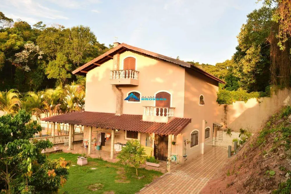Chácara, 4 quartos, 1591 m² - Foto 2