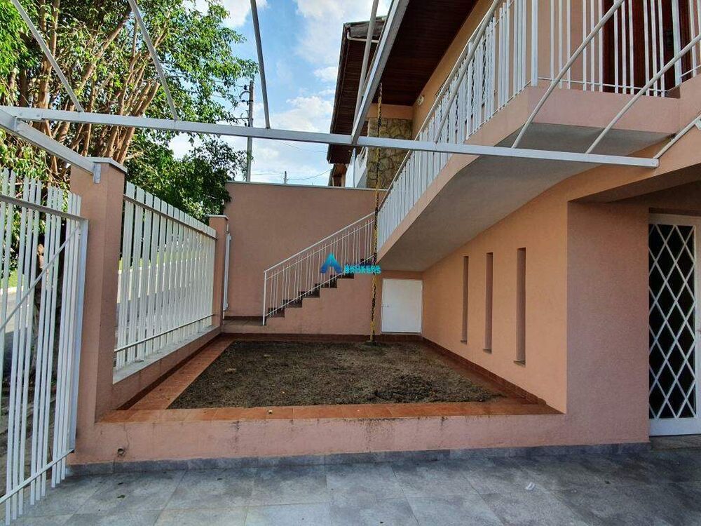Casa, 3 quartos, 207 m² - Foto 1