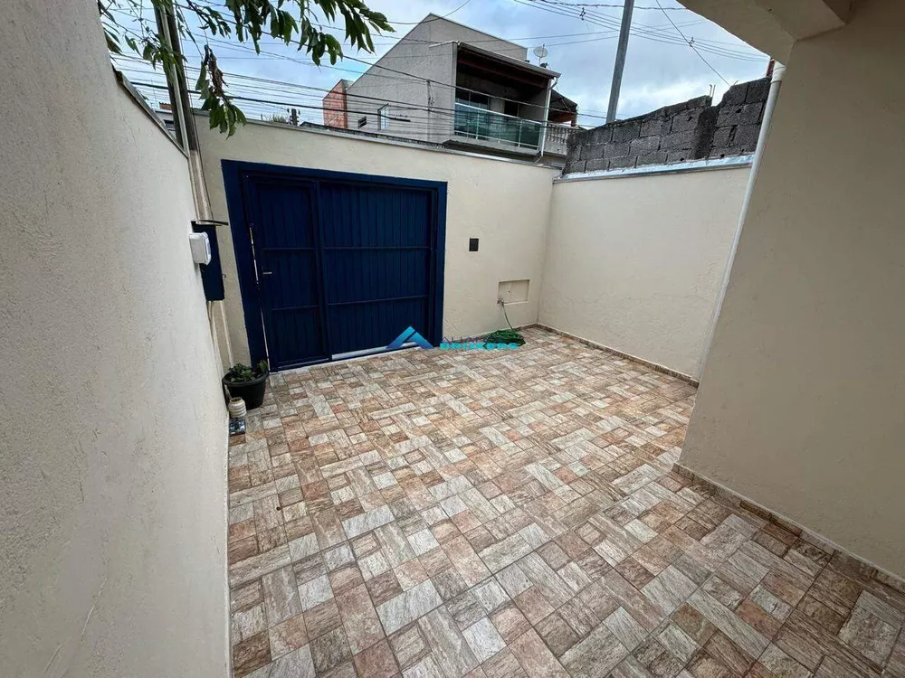 Casa à venda com 2 quartos, 100m² - Foto 1