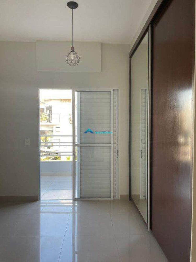 Casa para alugar com 3 quartos, 137m² - Foto 3