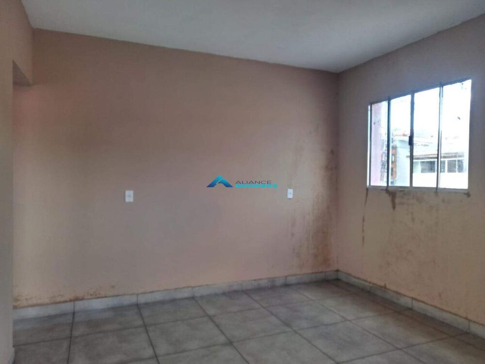 Casa à venda com 4 quartos, 180m² - Foto 3