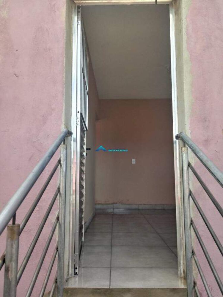 Casa à venda com 4 quartos, 180m² - Foto 4