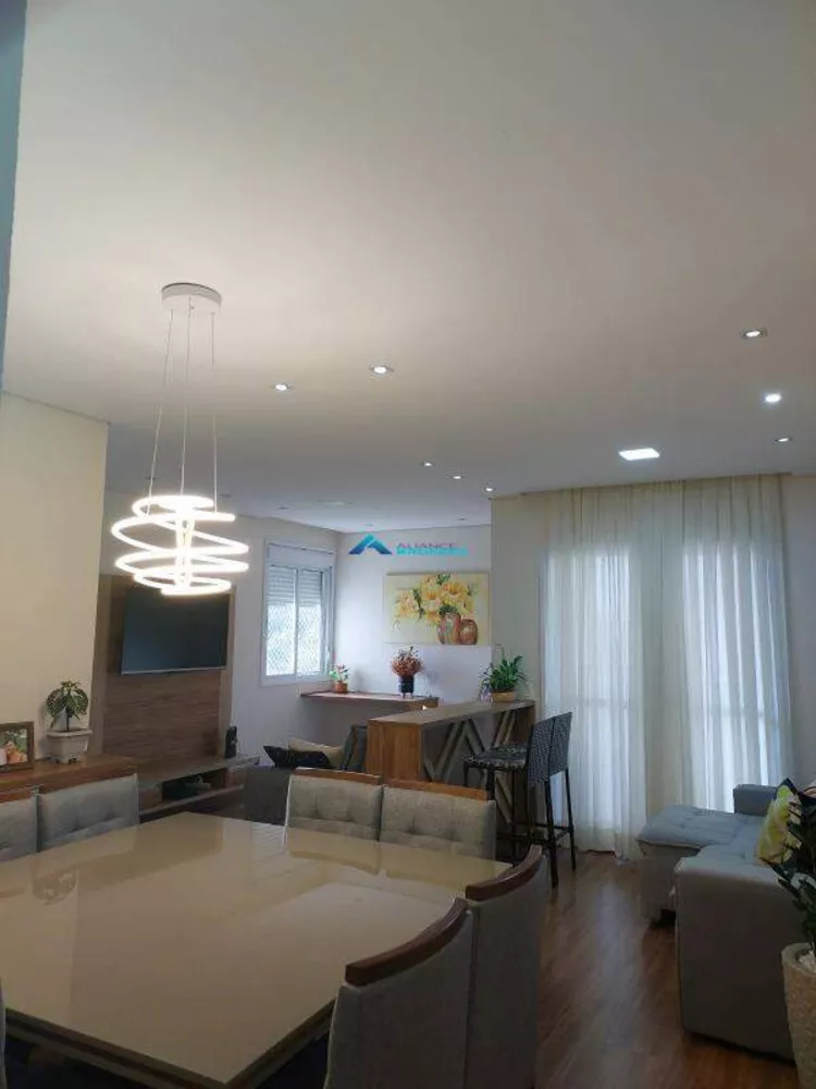 Apartamento à venda com 2 quartos, 80m² - Foto 3