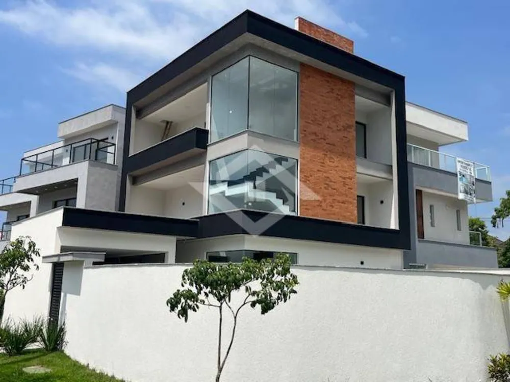Casa, 3 quartos, 240 m² - Foto 1