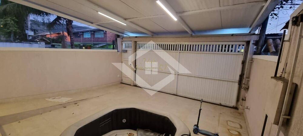 Casa à venda com 3 quartos, 180m² - Foto 2