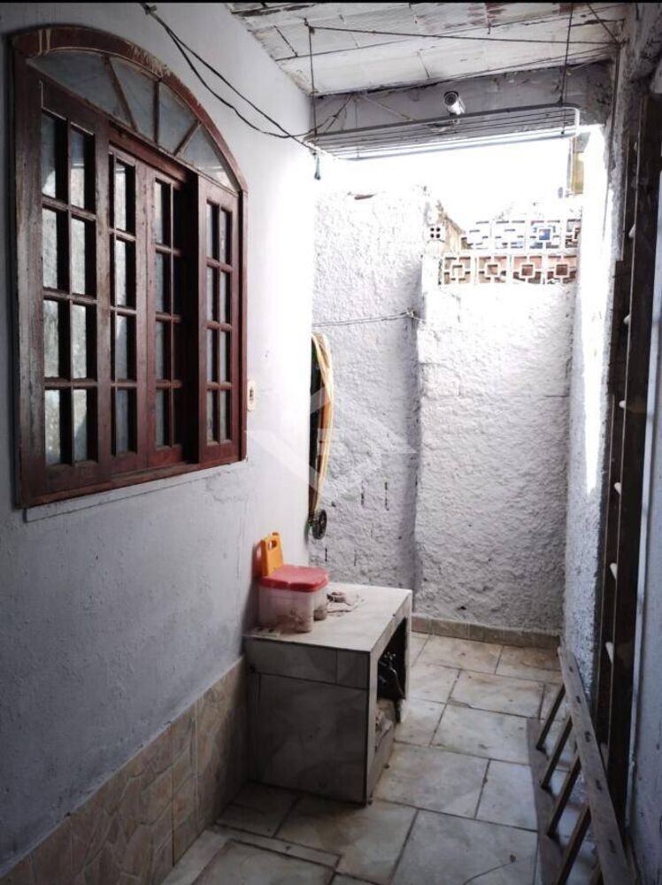 Casa à venda e aluguel com 3 quartos, 104m² - Foto 2
