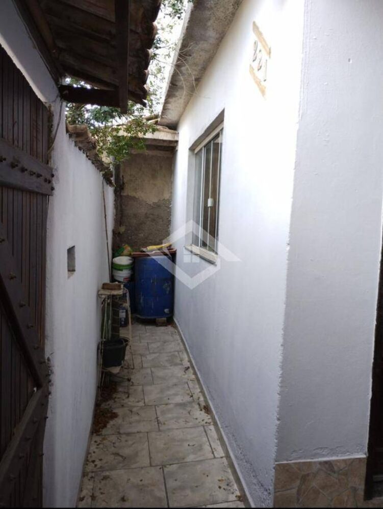 Casa à venda e aluguel com 3 quartos, 104m² - Foto 1