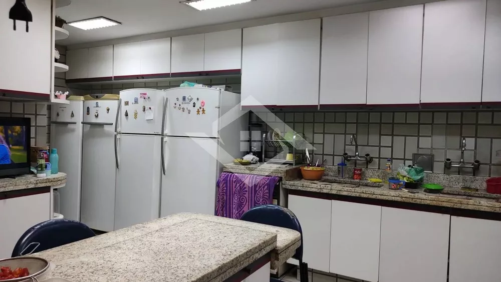 Apartamento à venda com 4 quartos, 234m² - Foto 3