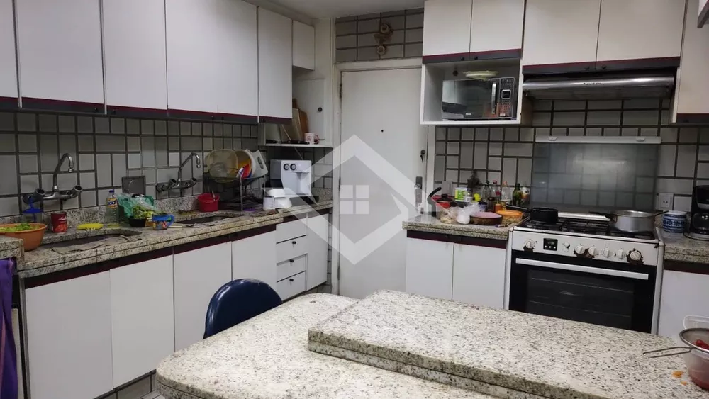 Apartamento à venda com 4 quartos, 234m² - Foto 5