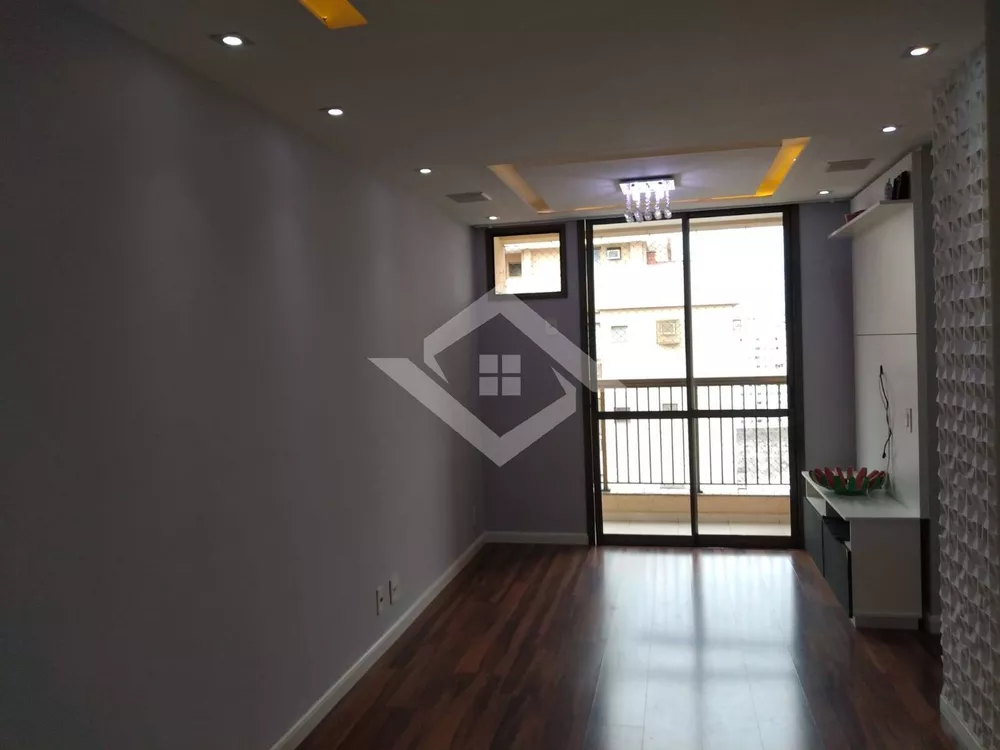 Apartamento à venda com 3 quartos, 77m² - Foto 1