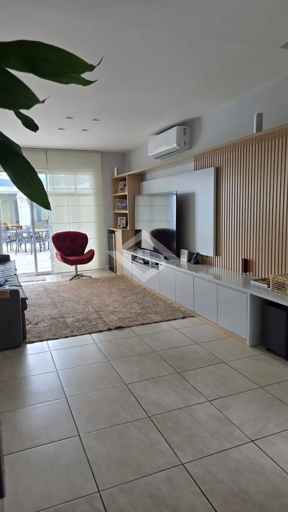 Casa, 3 quartos, 224 m² - Foto 3