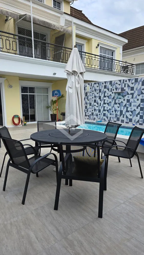Casa, 3 quartos, 224 m² - Foto 1