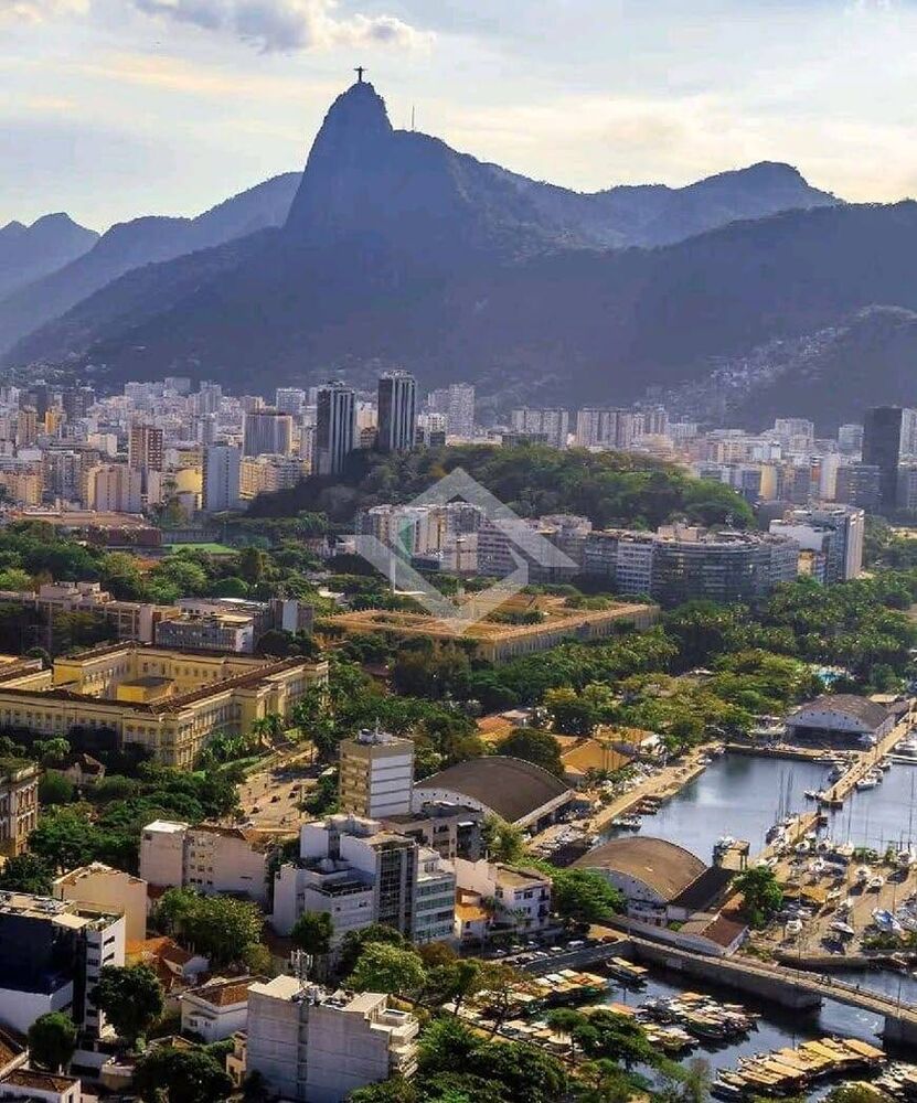 Cobertura à venda com 4 quartos, 329m² - Foto 1