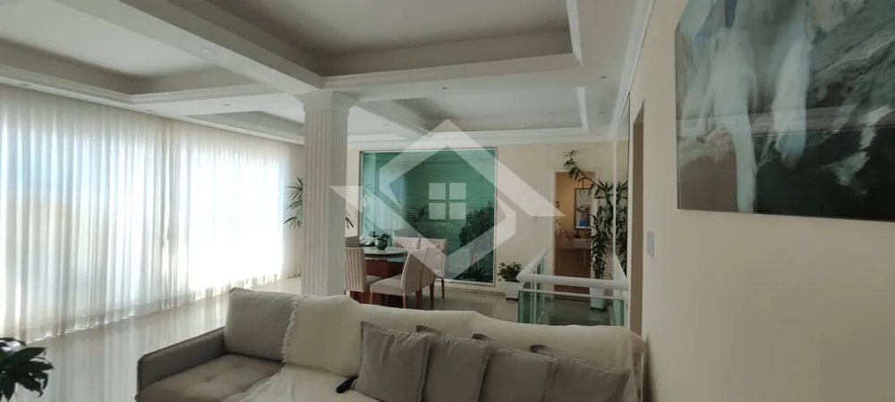 Casa, 3 quartos, 322 m² - Foto 1