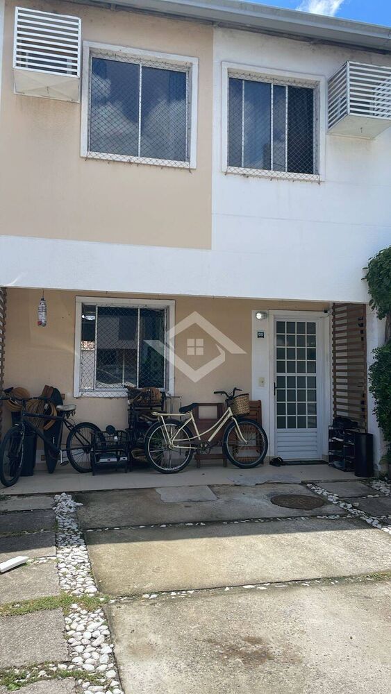 Casa à venda com 3 quartos, 80m² - Foto 1
