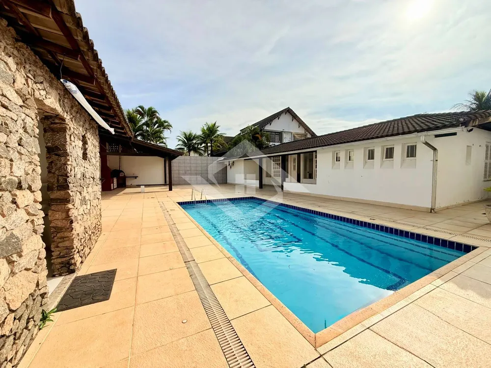 Casa, 4 quartos, 359 m² - Foto 1
