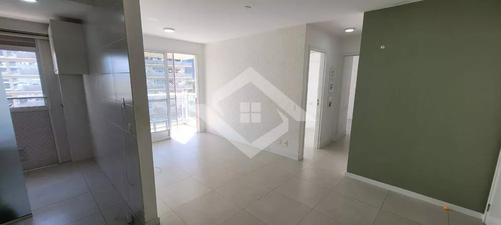 Apartamento à venda com 2 quartos, 63m² - Foto 2