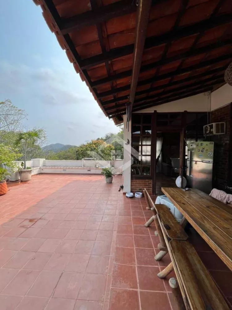 Casa, 4 quartos, 275 m² - Foto 1