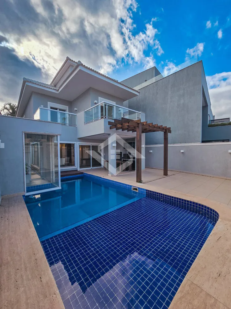 Casa, 5 quartos, 253 m² - Foto 1