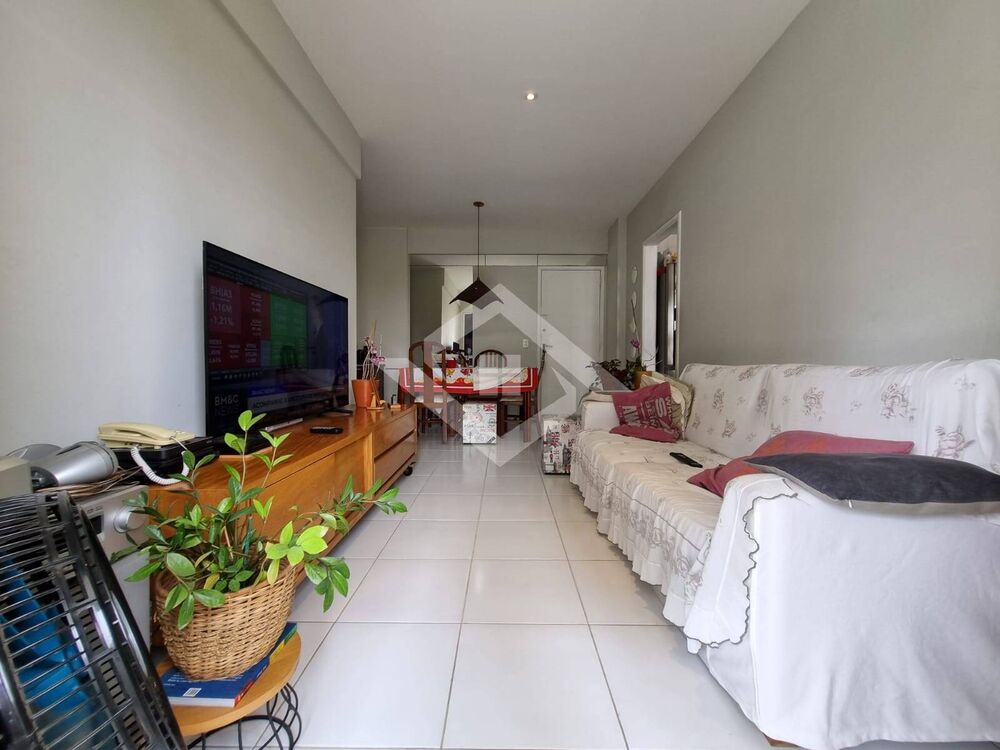 Apartamento à venda com 2 quartos, 64m² - Foto 2