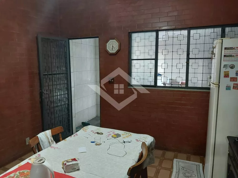 Casa à venda com 5 quartos, 250m² - Foto 8