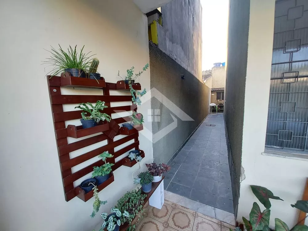 Casa à venda com 5 quartos, 250m² - Foto 4