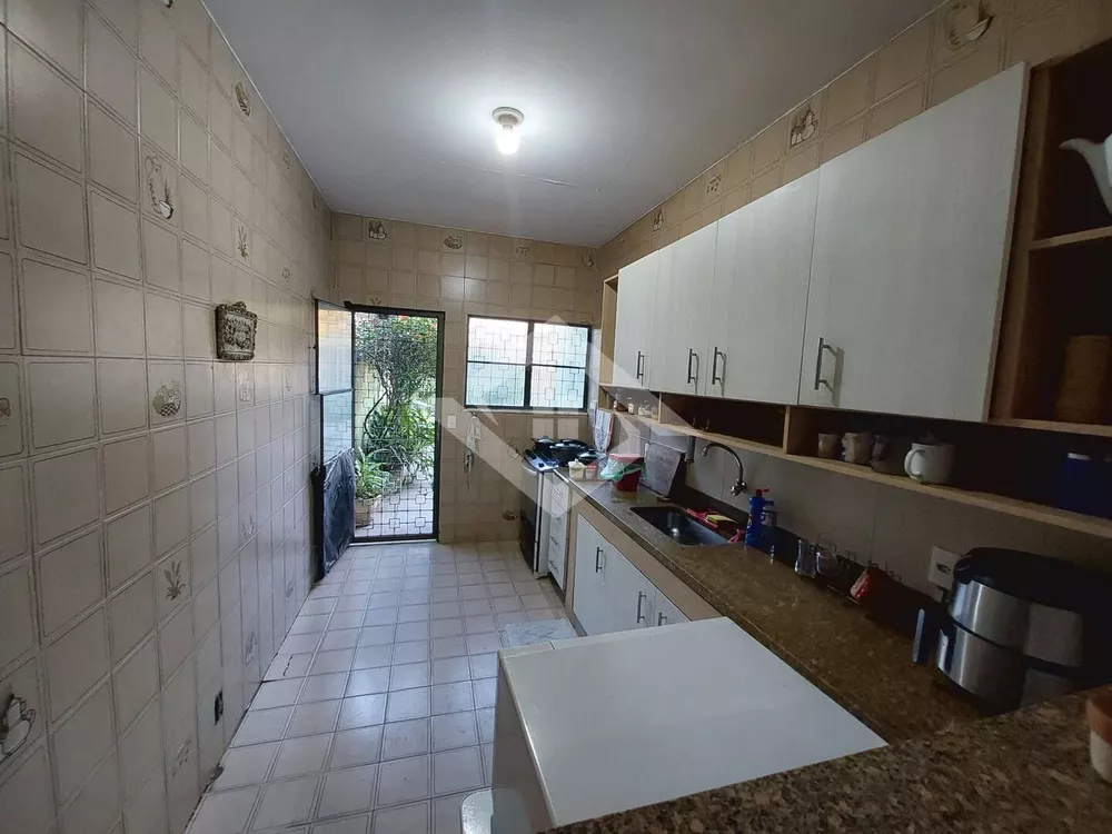 Casa à venda com 5 quartos, 250m² - Foto 9