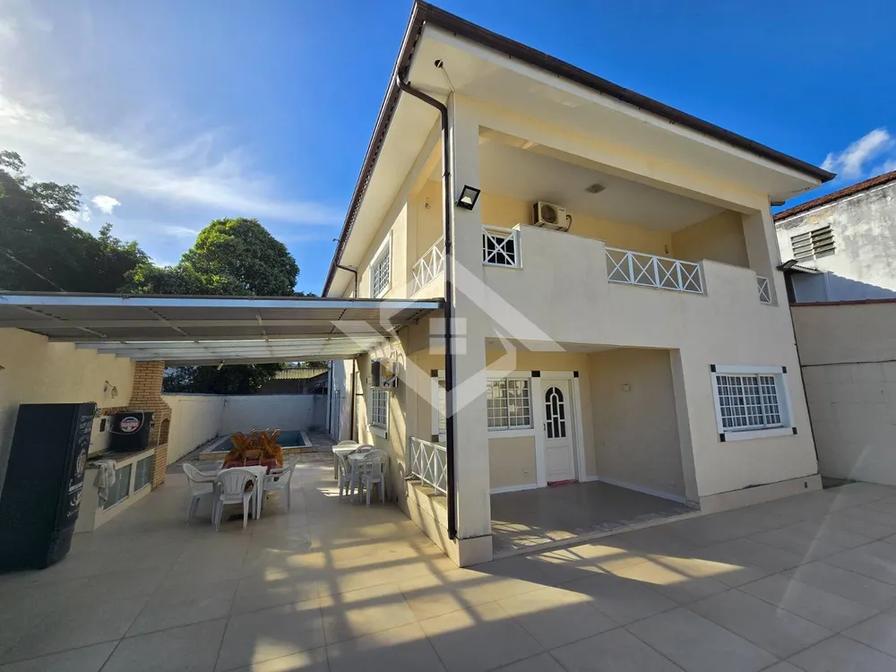 Casa, 3 quartos, 220 m² - Foto 1