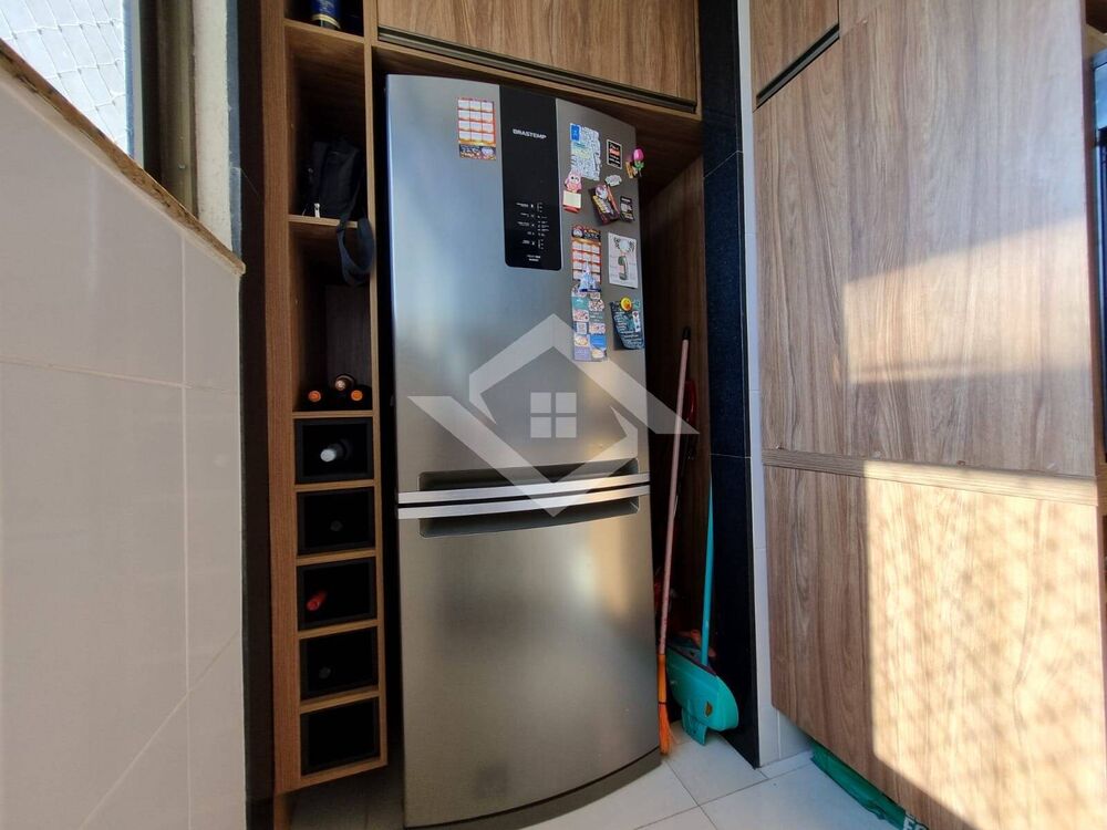 Apartamento à venda com 3 quartos, 153m² - Foto 2