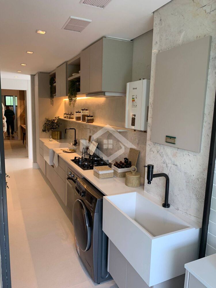 Apartamento à venda com 3 quartos, 95m² - Foto 2