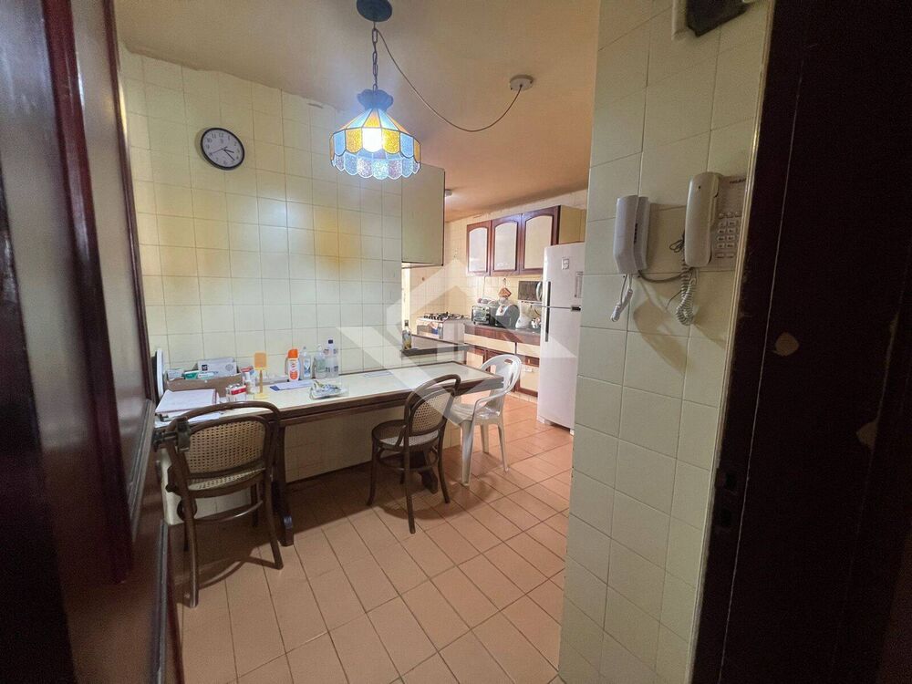 Apartamento à venda com 4 quartos, 200m² - Foto 4