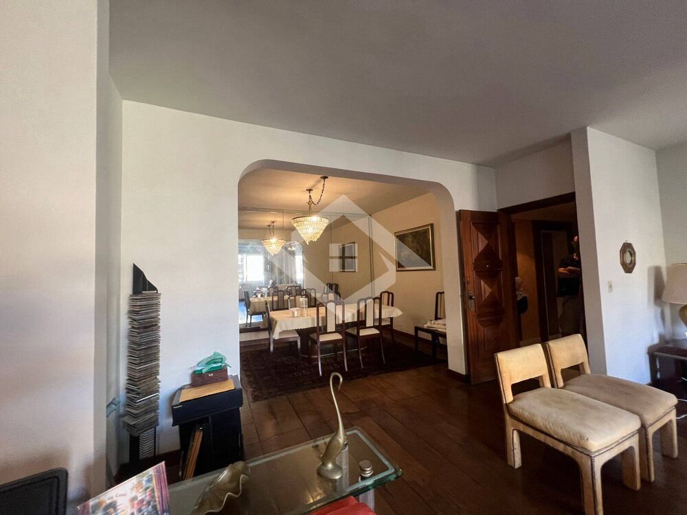 Apartamento à venda com 4 quartos, 200m² - Foto 1