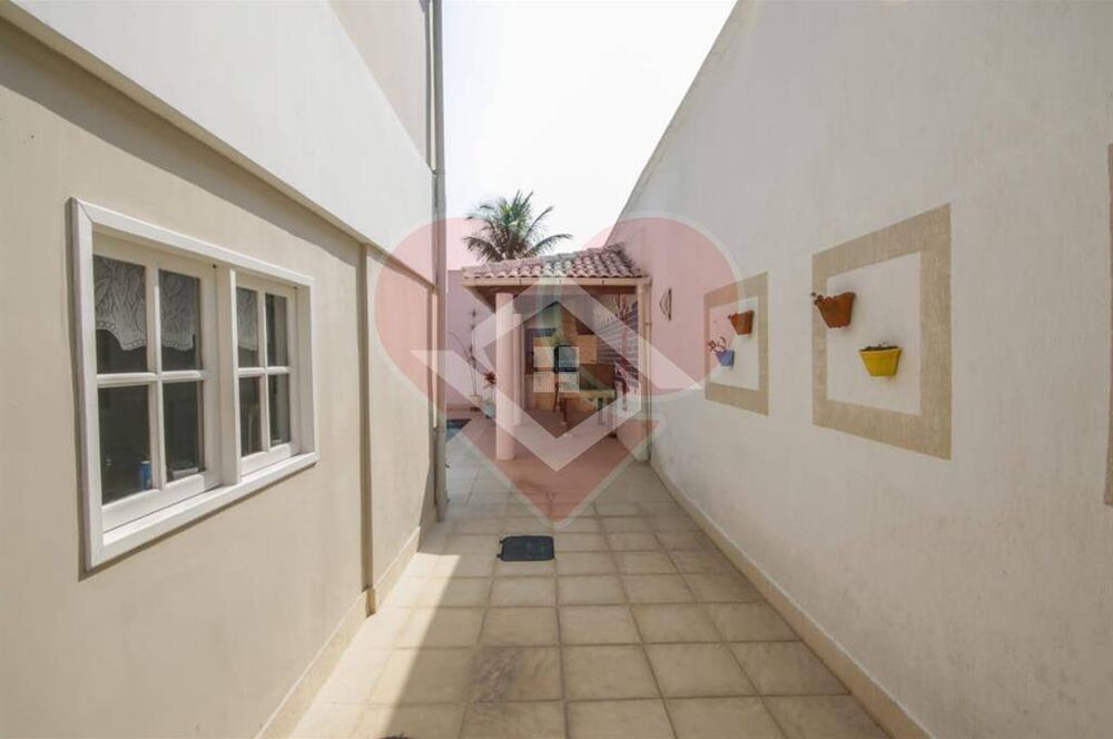 Casa à venda com 4 quartos, 750m² - Foto 3