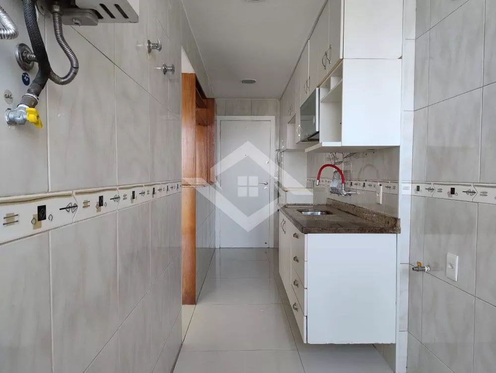 Apartamento à venda com 2 quartos, 82m² - Foto 4