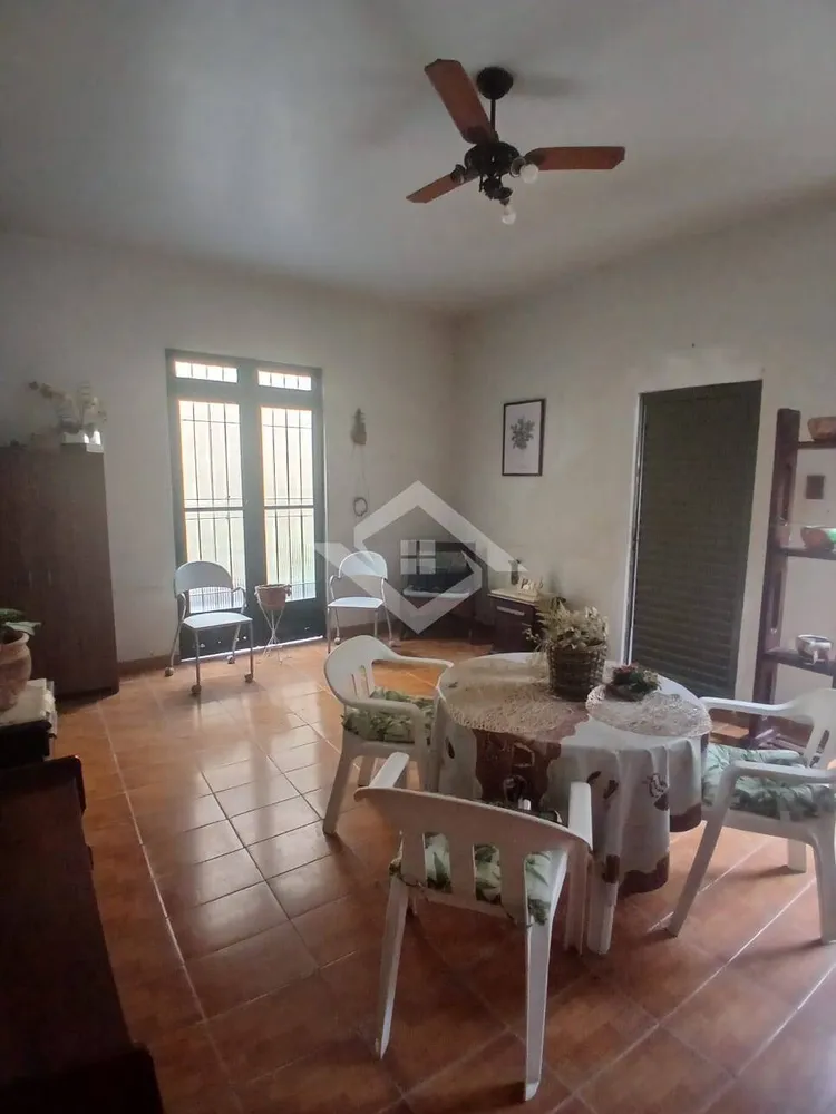Casa, 4 quartos, 200 m² - Foto 1