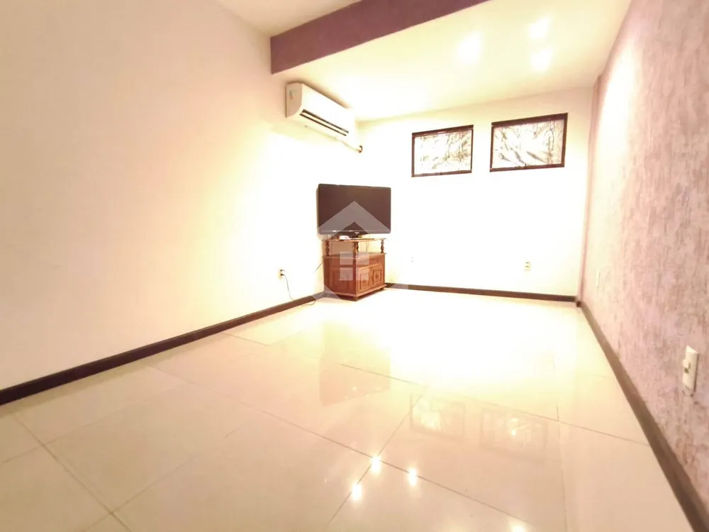 Casa, 5 quartos, 240 m² - Foto 8