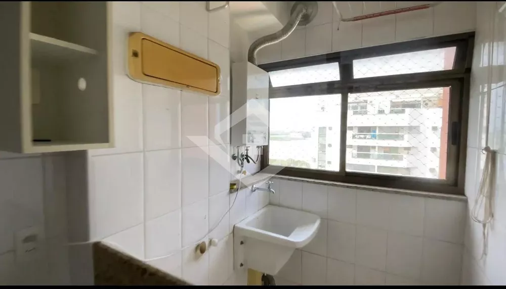 Apartamento à venda com 2 quartos, 72m² - Foto 4