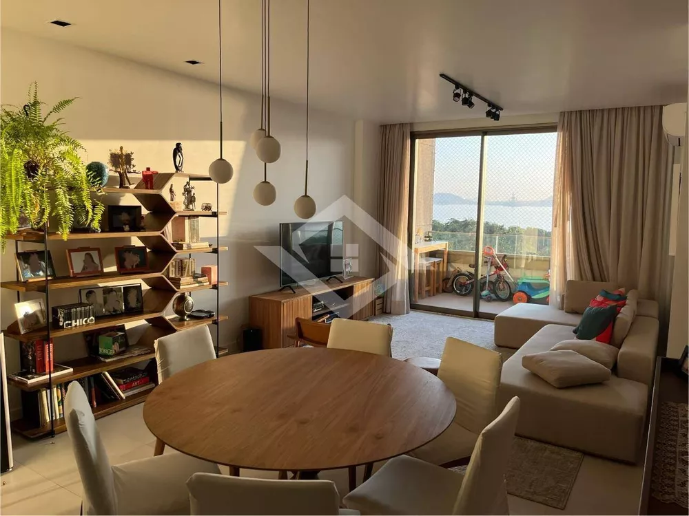 Apartamento à venda com 3 quartos, 148m² - Foto 1