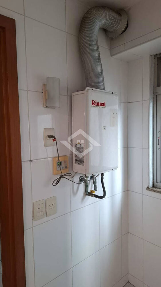 Apartamento à venda com 4 quartos, 225m² - Foto 4