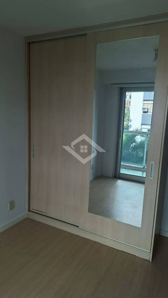 Apartamento à venda com 4 quartos, 225m² - Foto 10