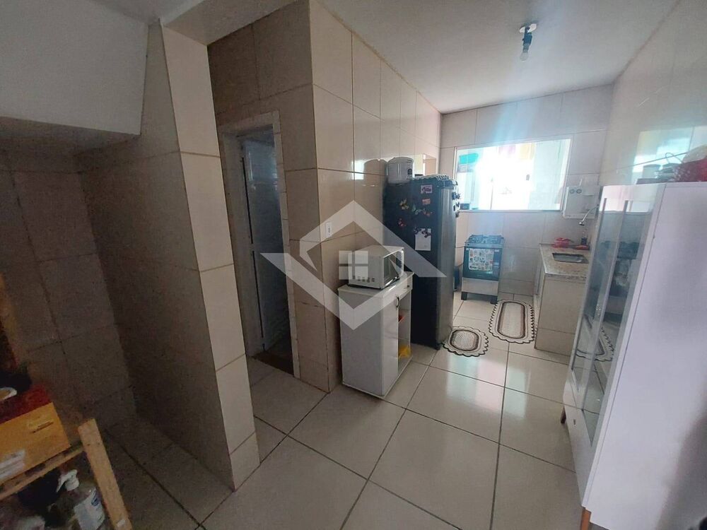 Casa à venda com 2 quartos, 140m² - Foto 4