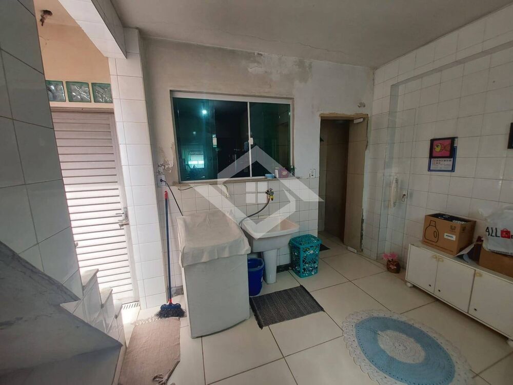 Casa à venda com 2 quartos, 140m² - Foto 3