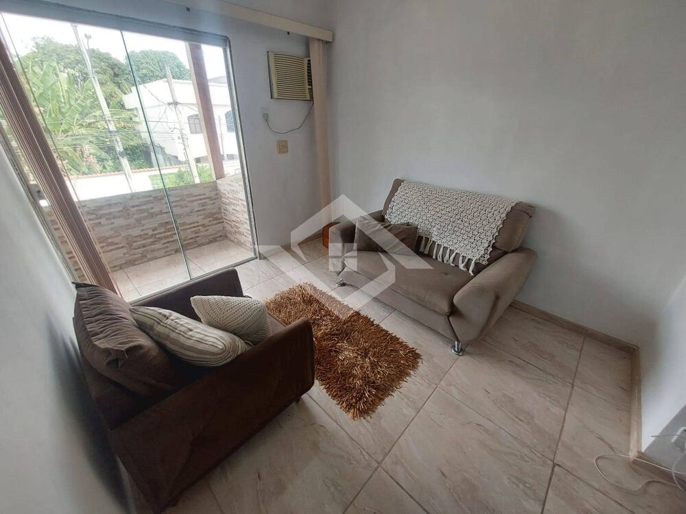 Casa à venda com 2 quartos, 140m² - Foto 2
