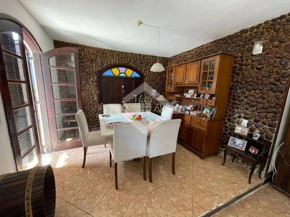 Casa à venda com 3 quartos, 450m² - Foto 4