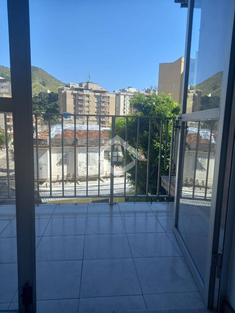 Apartamento à venda com 2 quartos, 80m² - Foto 3