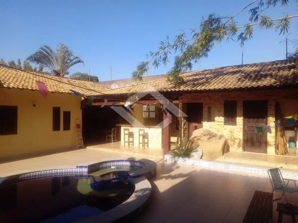 Casa, 4 quartos, 240 m² - Foto 1