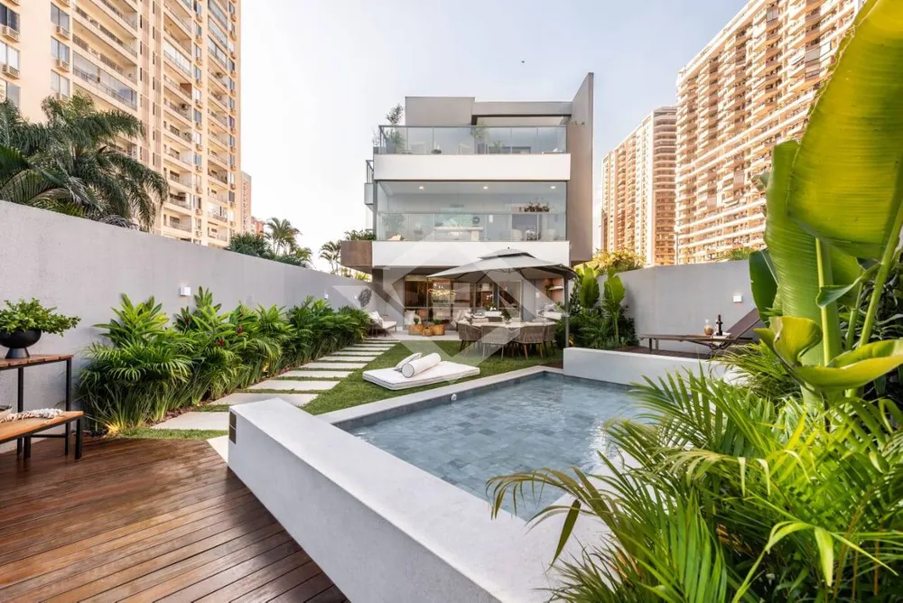 Casa, 3 quartos, 321 m² - Foto 1
